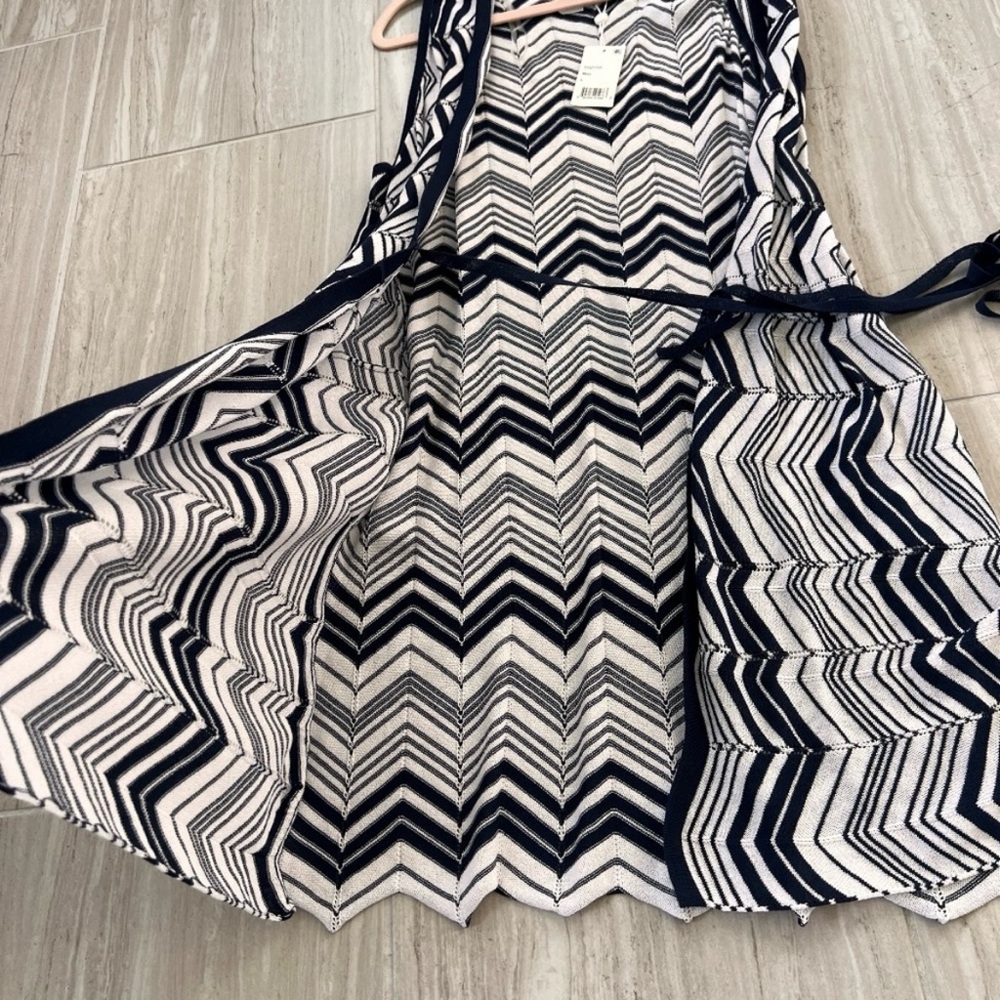 NWOT Trina Turk Chevron Tunic Vest - Picture 2 of 4